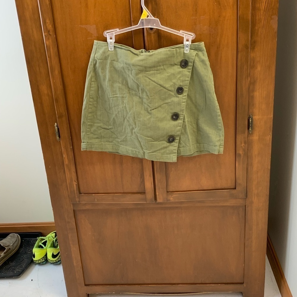 Harper Heritage mini skirt faux buttons L-16 in large cotton spandex army green